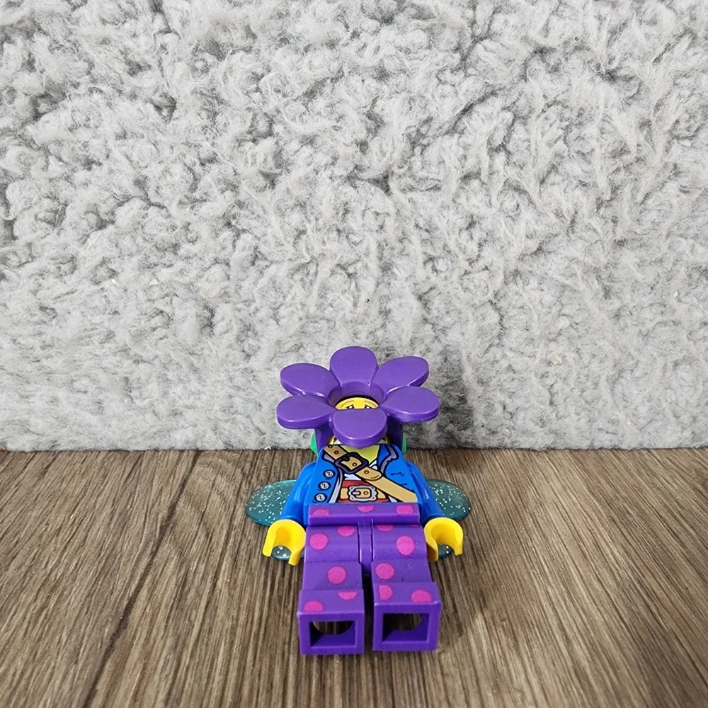Lego includes headpiece are